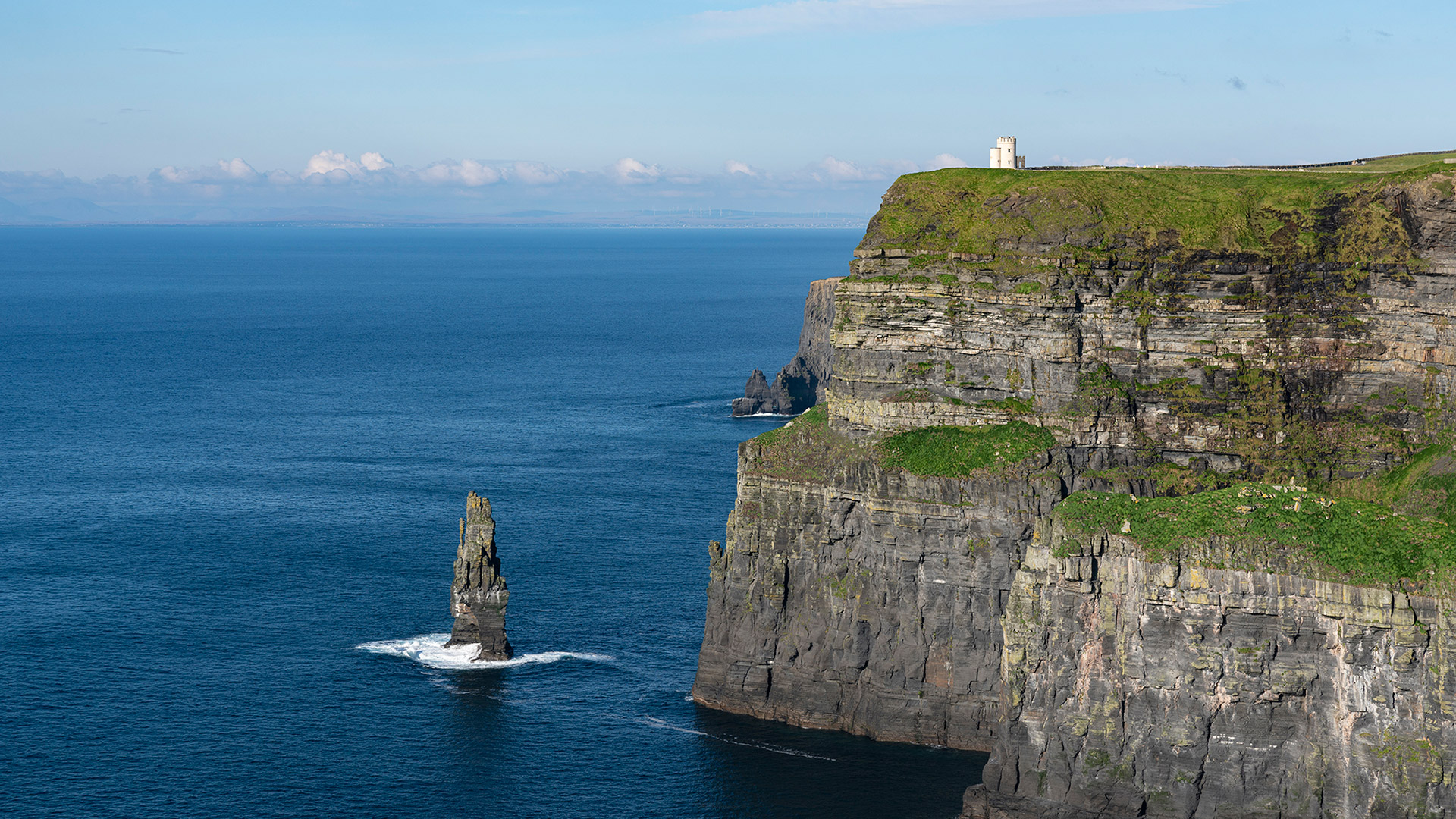 Scenery along the Cliffs of Moher